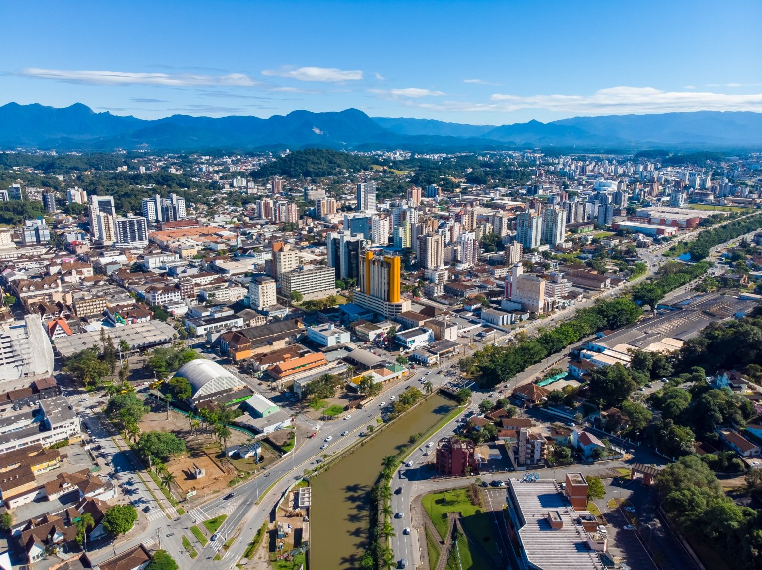 Leilão em Joinville: prefeitura quer vender 13 terrenos