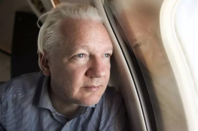 Quem é Julian Assange e o que é Wikileaks?