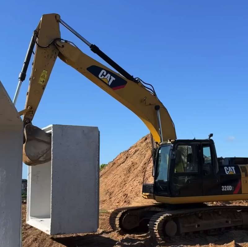 Obra de macrodrenagem sendo executada pela Penascal Engenharia e Constru&ccedil;&atilde;o Ltda – Foto: Reprodu&ccedil;&atilde;o/Topazio Neto/ND