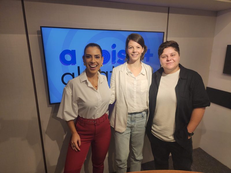 Marta Gomes, Fabíola Langaro e Bianka Any Garcia no podcast A Coisa + Aleatória 