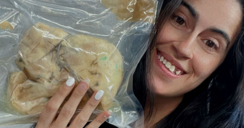 Seguran&ccedil;as do aeroporto gostariam de saber se o cora&ccedil;&atilde;o poderia trazer algum problema – Foto: @jessica.elenanz/Instagram/Reprodu&ccedil;&atilde;o/ND