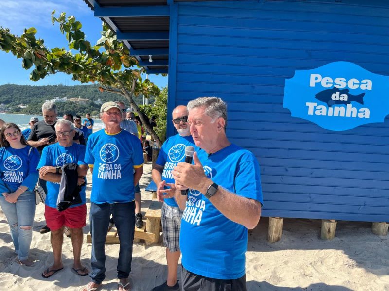 Na inaugura&ccedil;&atilde;o dos ranchos, o prefeito Top&aacute;zio Neto disse que &ldquo;s&atilde;o modelo para nossas praias&rdquo; – Foto: Divulga&ccedil;&atilde;o