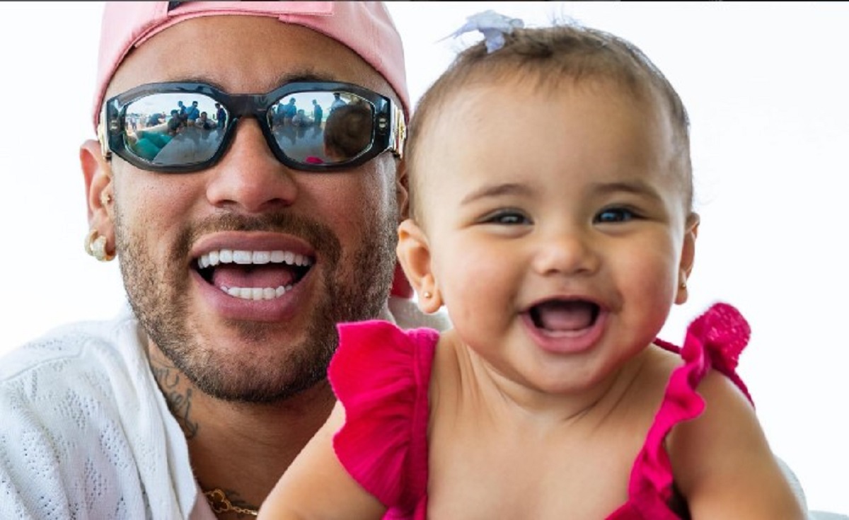 Neymar dá presente luxuoso para a filha Mavie