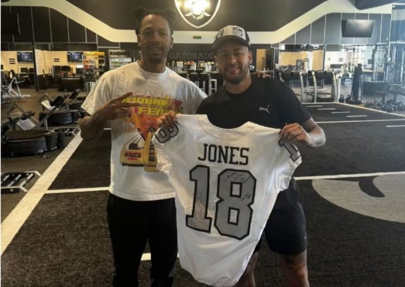 Craque brasileiro tirou foto em CT da NFL – Foto: Reprodu&ccedil;&atilde;o/Instagram