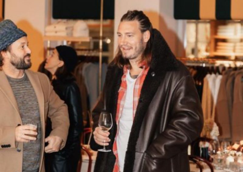 Nicklas Bendtner, ex-Arsenal, ama vinhos