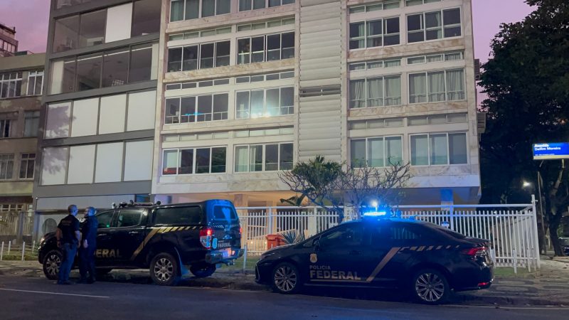 Polícia Federal cumpre mandados de busca e apreensão em endereços ligados a ex-diretores das Lojas Americanas.