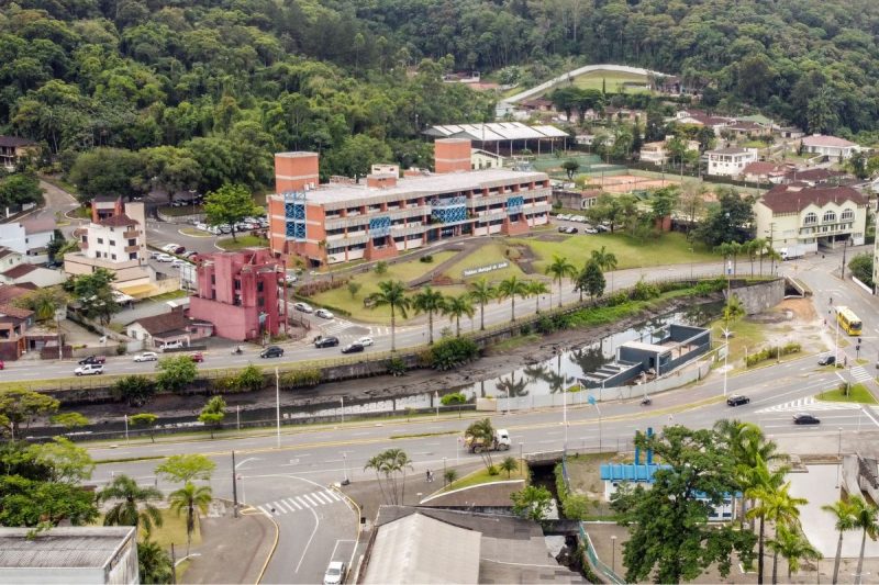 Joinville escolherá prefeito e vereadores em outubro