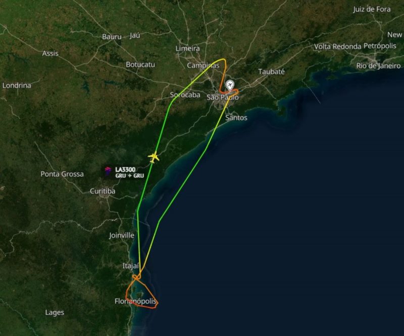 Imagem de rastreamento mostra rota de avião que arremeteu em Florianópolis