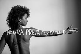 Cantora e performer Raquel Le&atilde;o &eacute; a convidada da roda Samba da Castanheira no Ara&ccedil;&aacute; Botequim – Foto: YAMINI BENITES/Divulga&ccedil;&atilde;o