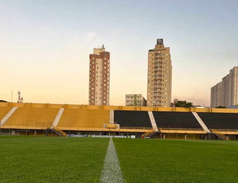 São Bernardo e Figueirense ao vivo no estádio 1º de Maio a partir das 19h deste domingo