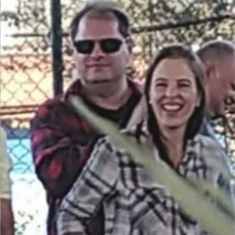 Ela aparece pela primeira vez ao lado do filho de quatro meses e o marido – Foto: Jornal de Bragan&ccedil;a/Reprodu&ccedil;&atilde;o/ND