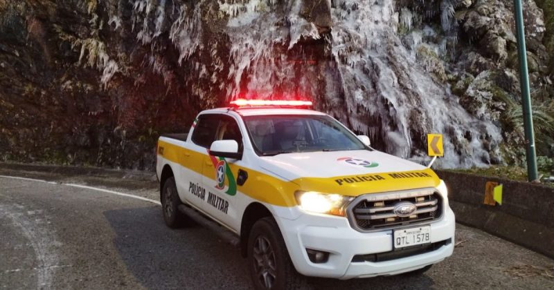 Serra do Rio do Rastro registrou gelo na pista em função do frio