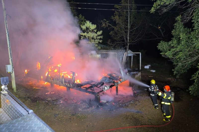 Casa do assassinato pegou fogo em Chapecó 