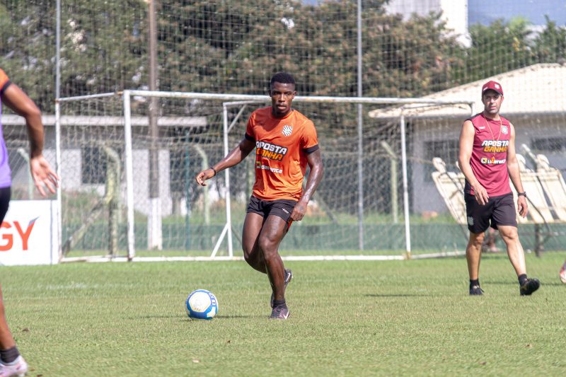 Técnico João Burse começa a preparar a equipe do Figueirense para sequência na Série C