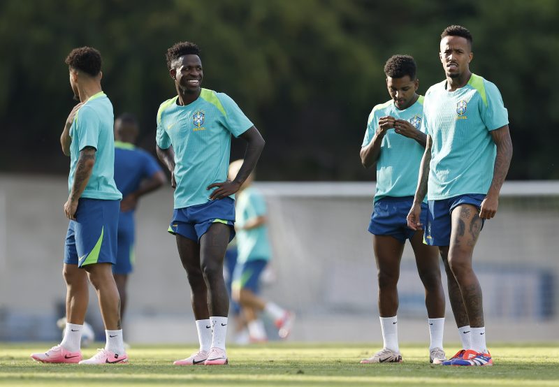 Vini Jr, Militão e Rodrygo durante treino da Seleção Brasileira