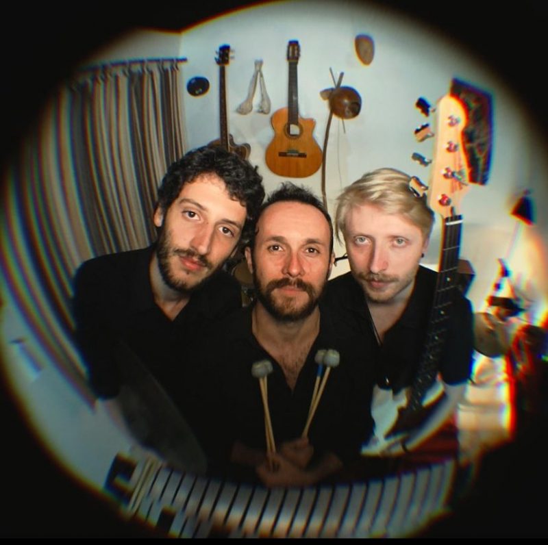 Banda Vibes Trio estar&aacute; na festa Buena Onda, neste domingo, no Floripa Aiport. Entrada gratuita – Foto: Antonio Rossa/Divulga&ccedil;&atilde;o