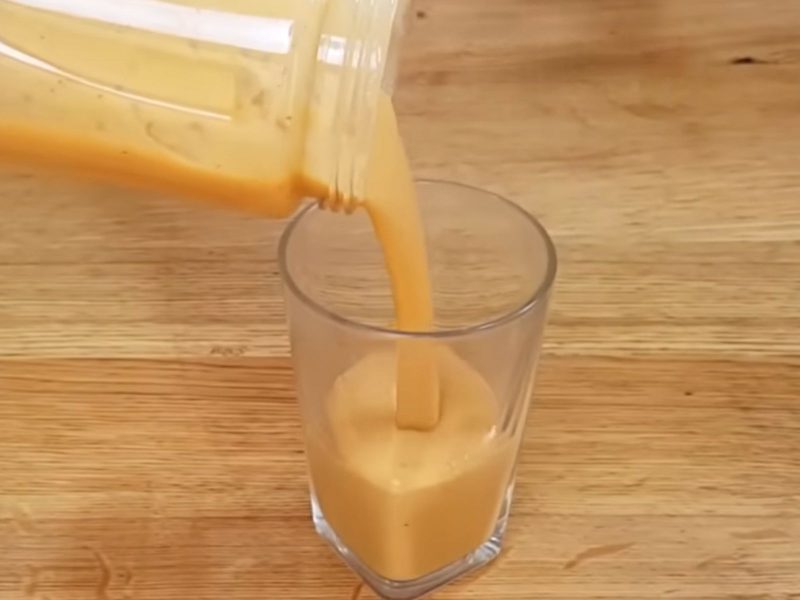 Receita de vitamina comparada a um laxante natural 