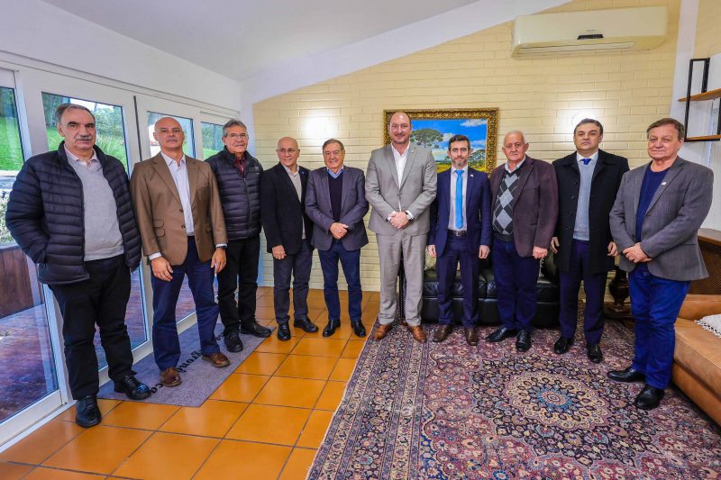 Dirigentes e representantes das principais entidades do agroneg&oacute;cio de Santa Catarina se reuniram com o governador em exerc&iacute;cio, Mauro De Nadal – Foto: Fecoagro/ND