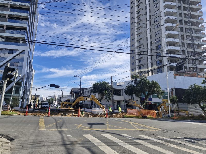 Imagem mostra área de cruzamento no Centro de Itajaí que terá trânsito bloqueado