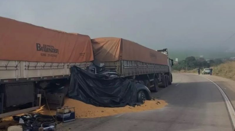 O engavetamento foi registrado na manhã desta quinta-feira (18)