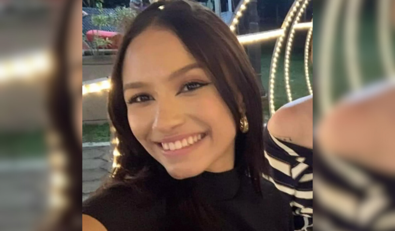Ísis Victória Miserski, adolescente desaparecida no PR - Jovem branca de cabelos escuros e lisos sorrindo em selfie