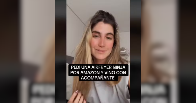 Mulher contando em vídeo sobre air fryer 