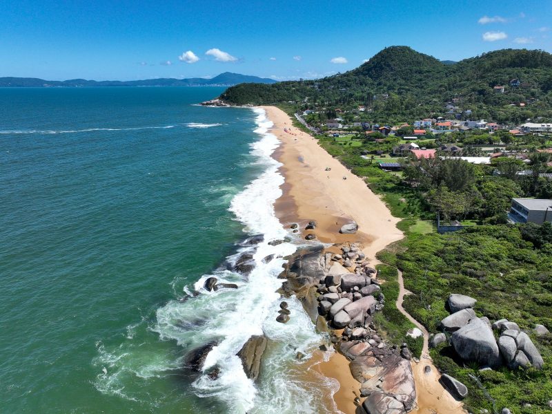 Agora as praias do Estaleiro e Estaleirinho terão saneamento