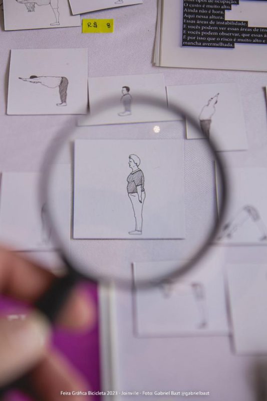 Artistas e editoras independentes de v&aacute;rias partes do Brasil e do exterior levam seus trabalhos para a Bicicleta – Foto: Gabriel Bazt/Divulga&ccedil;&atilde;o