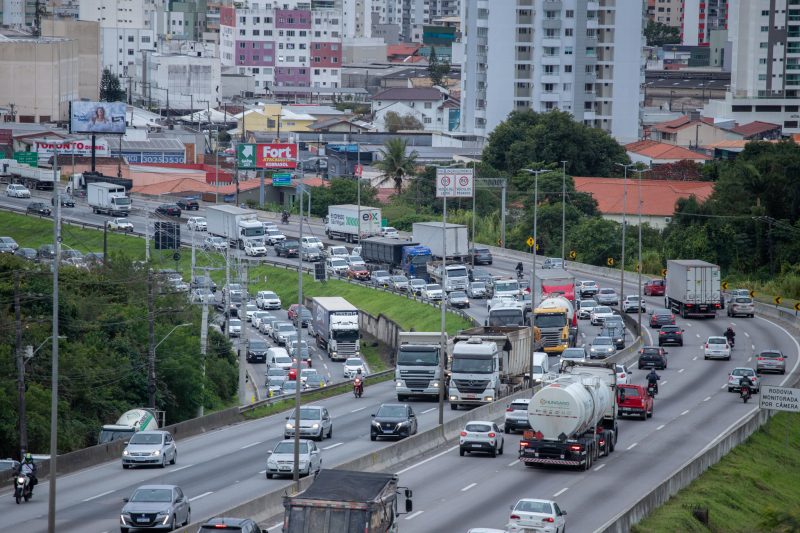 Trecho da BR-101 na Grande Florianópolis