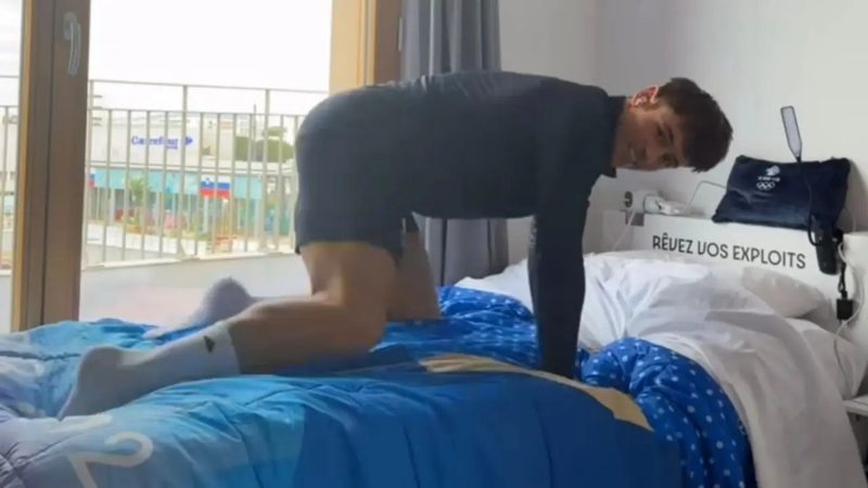Tom Daley testou as camas anti-sexo das Olimpíadas de Paris 