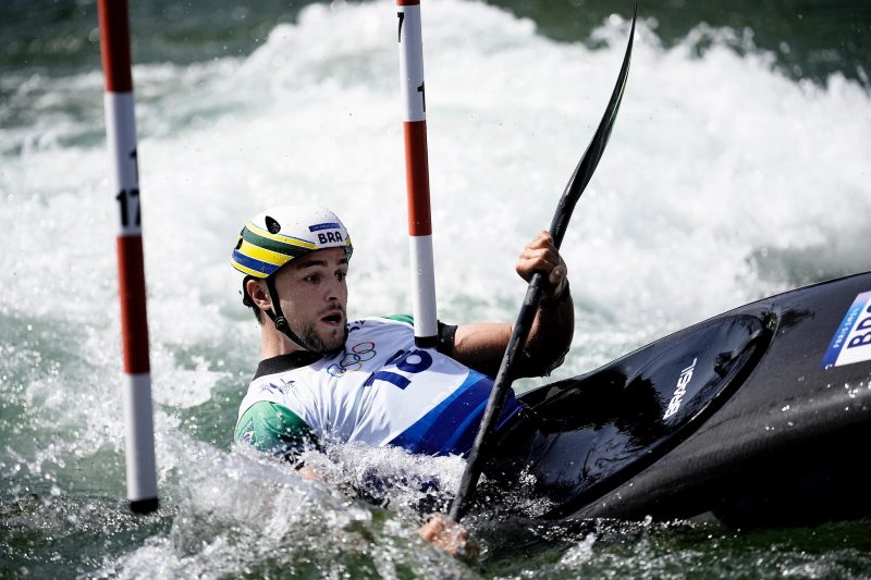 Pepê Gonçalves, da canoagem slalom, compete nos Jogos Olímpicos de Paris