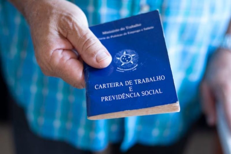 Governo revisa previsão de salário mínimo em 2025