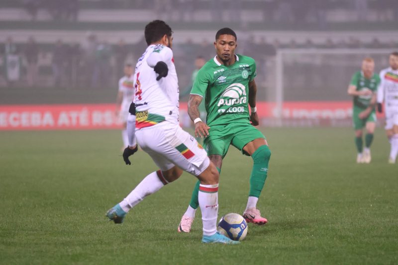 Chapecoense e Brusque ficaram no empate em 1 a 1 na Arena Condá pela Série B