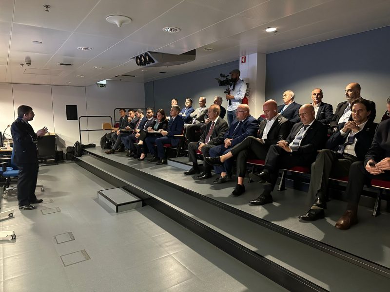 Comitiva do governo do Estado durante apresenta&ccedil;&atilde;o de sistema 112 – Foto: Fabiane Paza/ND