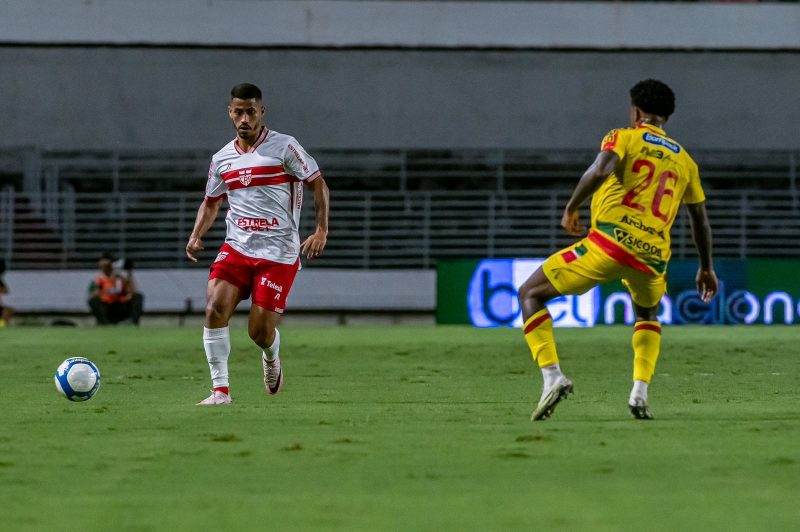 CRB e Brusque empatam em jogo maluco