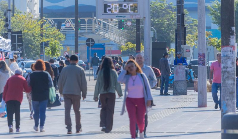 Sexta-feira (26) será o último dia quente da semana, segundo a Defesa Civil; chuvas e queda nas temperaturas voltam em breve ao Estado