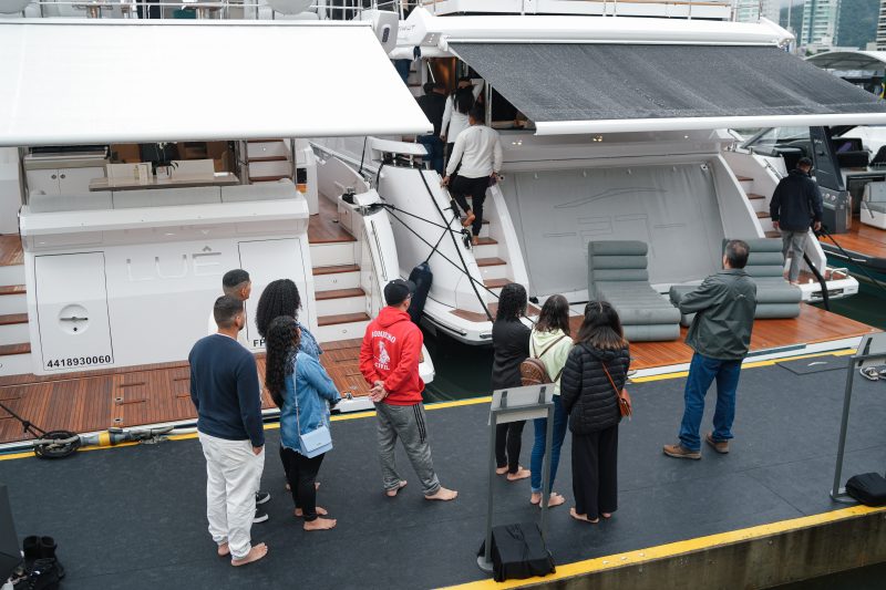 Empresa italiana de iates de luxo faz ‘open house’ para familiares de colaboradores em Itaja&iacute; – Foto: Camilla Carniel/ND