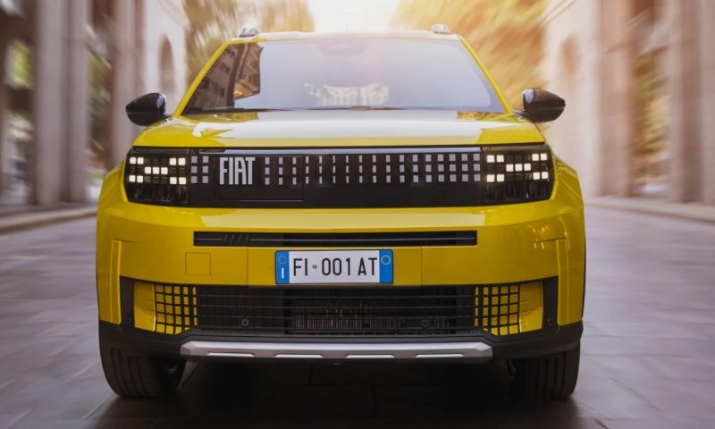 Fiat Grande Panda na cor amarela