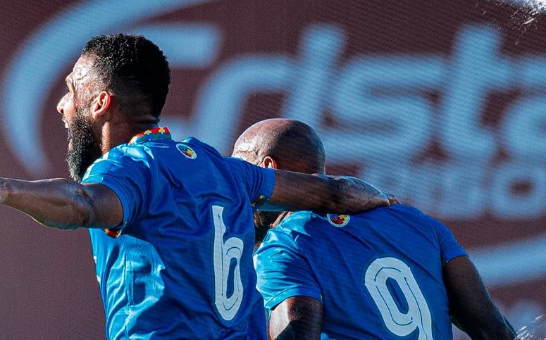 Vagner Love marcou o primeiro gol com a camisa do Avaí aos 27 minutos de partida