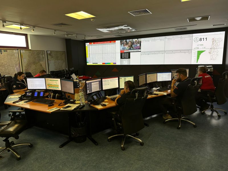 Em viagem à Lisboa, governo de Santa Catarina conhece o Centro Operacional 112, central integrada de proteção civil em Portugal - Foto: 