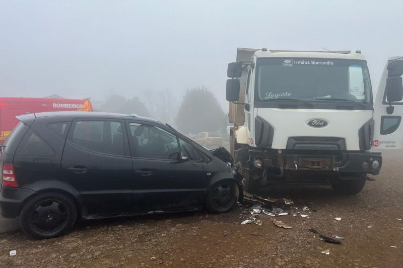 grave colisão deixa feridos em Itá 