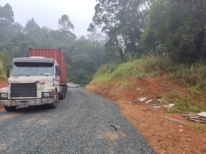 Motorista é encontrado após sumiço da carga de caminhão em SC