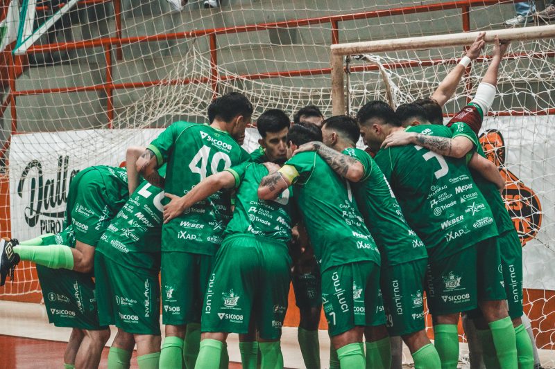 A equipe da Chapecoense Futsal na Copa Santa Catarina. 