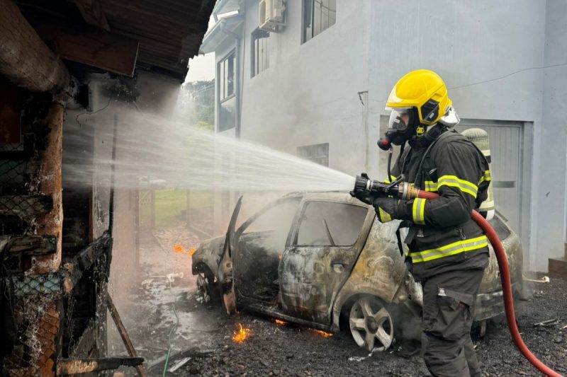 incêndio que destruiu carro