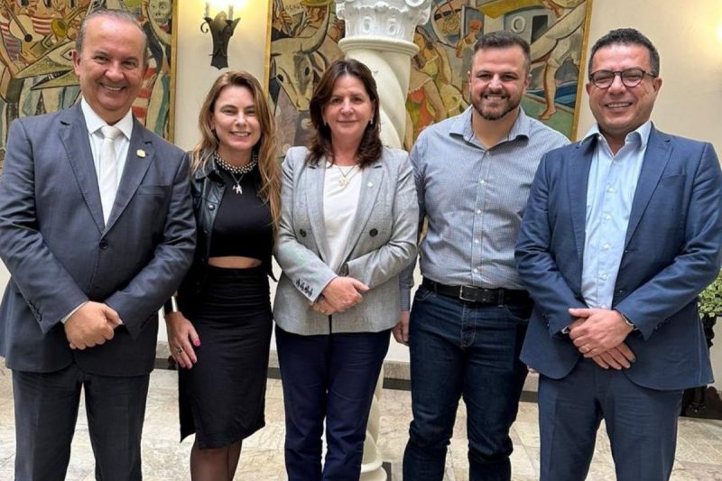 Carmen Zanotto recebe apoio do Podemos em Lages em reunião com o governador Jorginho Mello (PL)