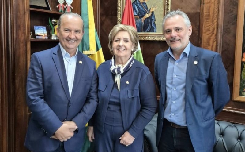 Jorginho Mello, senadora Ivete da Silveira e o secretário Beto Martins - Foto: Divulgação/