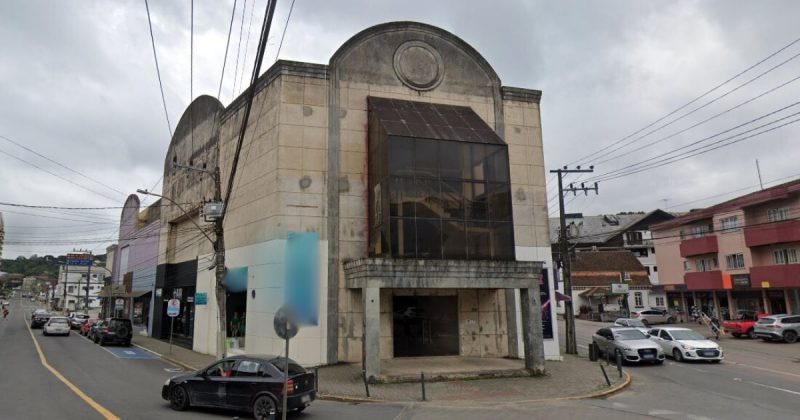 Shopping vai a leilão 