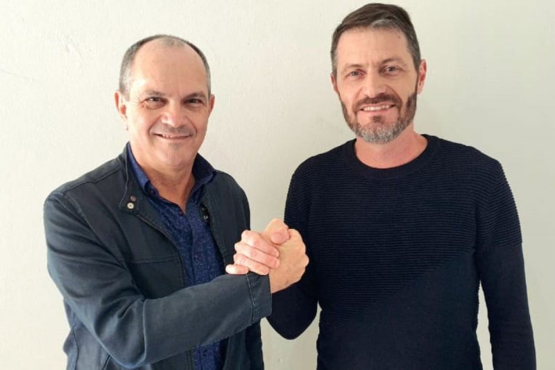 Moacir da Silva (Podemos), pré-candidato a prefeito de São José, e o vereador André Guesser (PDT)