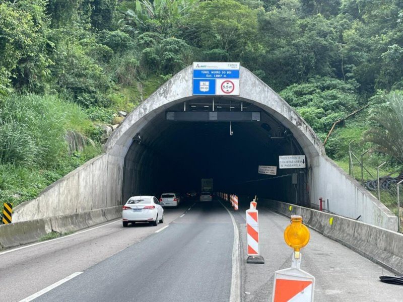 Entrada do túnel do Morro do Boi