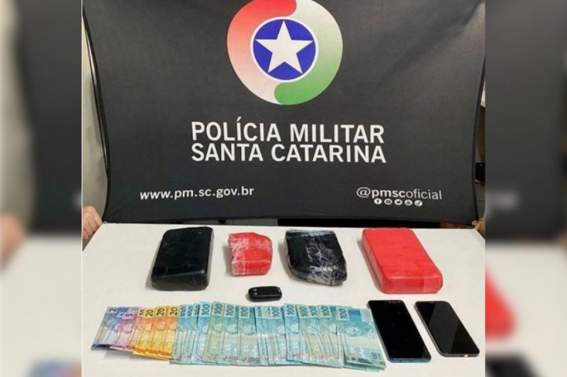 Cocaína estava escondida em um carro 